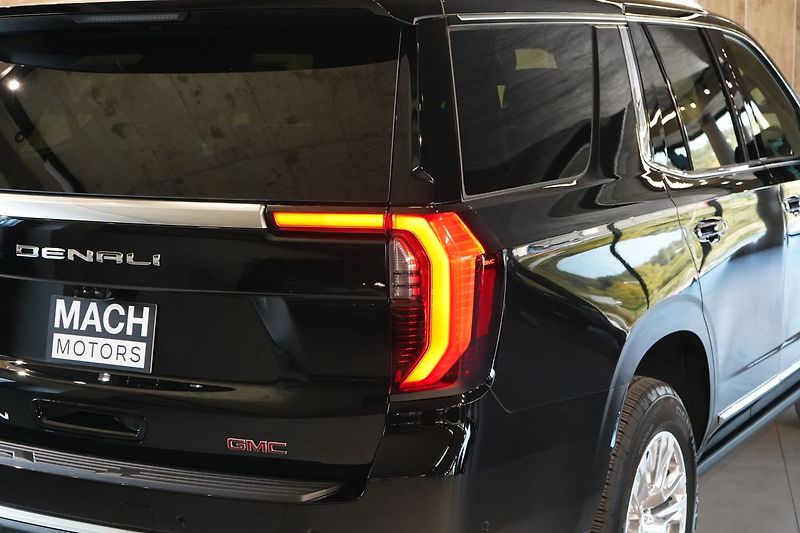GMC Yukon (2026) Denali 6.2 V8 - fotka 9 z 59