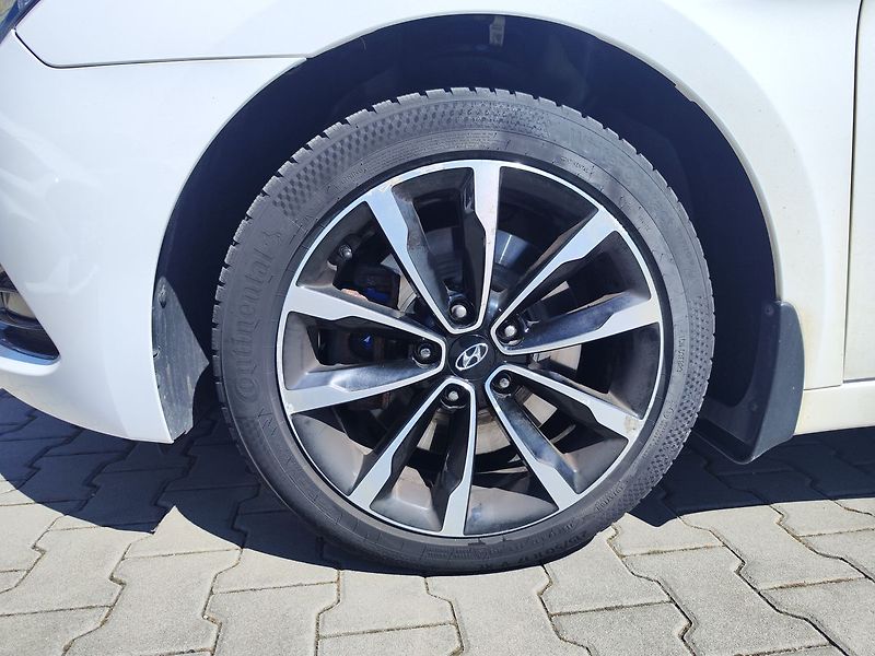 Hyundai i40 1.6 CRDi/100kW Success DCT - fotka 36 z 39