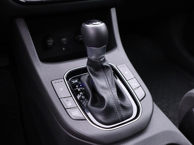 Hyundai i30 1,0 T-GDI 88kW DCT Smart CZ - fotka 23 z 32