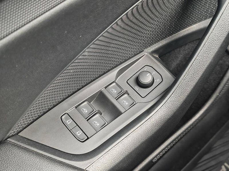 Škoda Octavia Ambition 6MP 2,0TDI - fotka 17 z 21