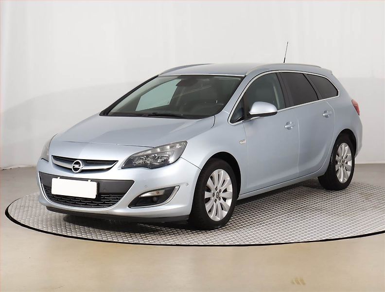 Opel Astra (2015) 2.0 CDTI, Tempomat - fotka 2 z 20