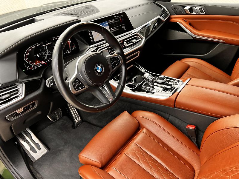 BMW X5 M50i Individual VZDUCH - fotka 10 z 31