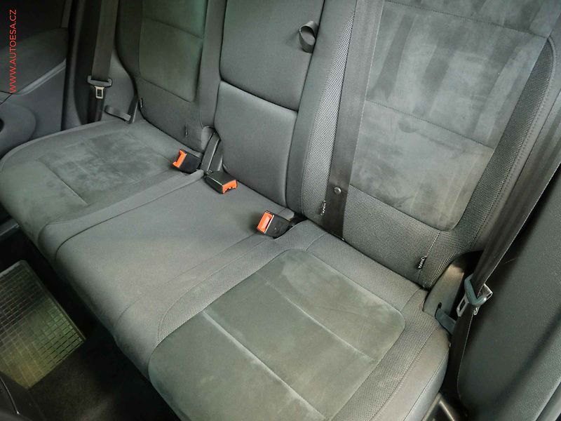 Volkswagen Tiguan (2012) 2.0TDi 4x4, DSG, navi, xenon - fotka 10 z 19