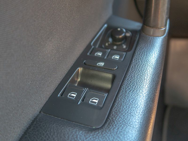 Volkswagen Passat (2012) 2.0TDI 103KW CR DSG – NAVI - fotka 34 z 52