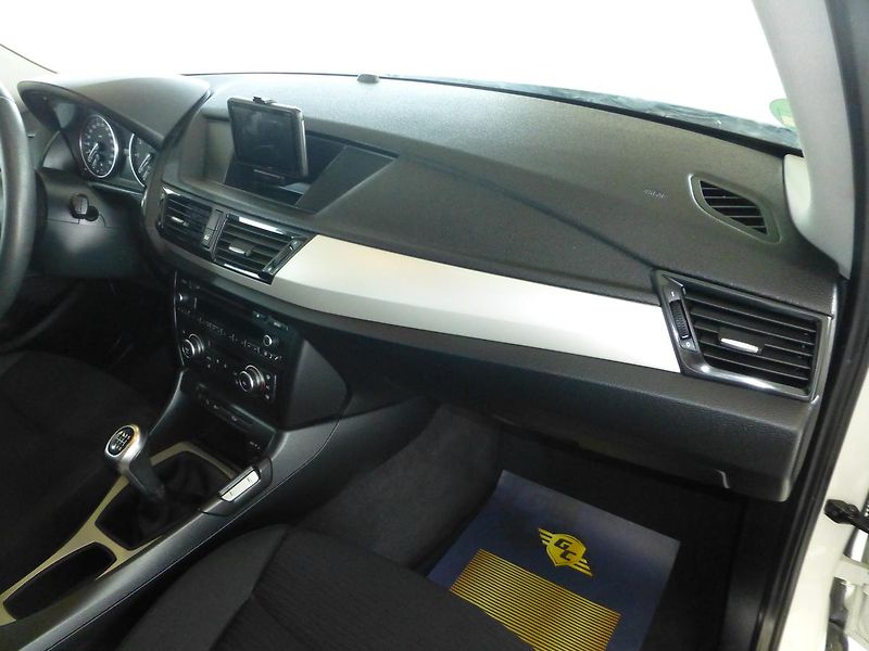 BMW X1 (2014) 2,0D*X-DRIVE**NAVI*ALU**XENONY - fotka 18 z 23