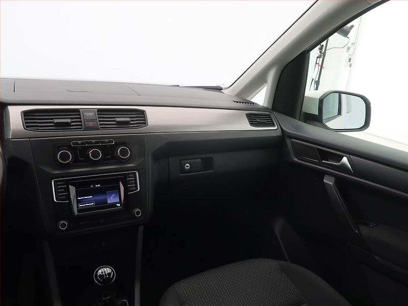 Volkswagen Caddy (2019) Maxi 2.0 TDI, 7Míst, ČR - fotka 8 z 18
