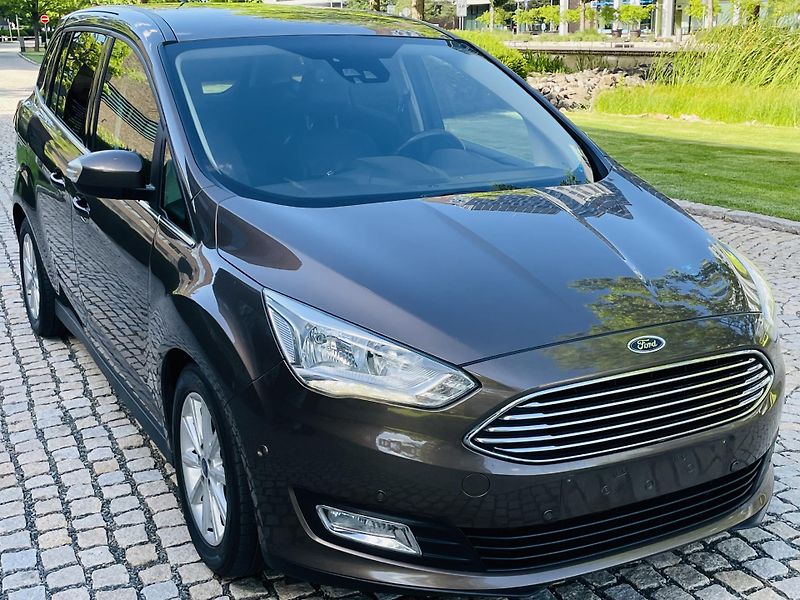 Ford Grand C-MAX 2.0TDCi MAN TAŽNÉ 1MAJITEL - fotka 8 z 50