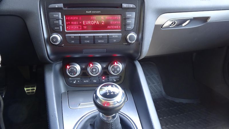 Audi TT 1.8 TFSI  Alcantara - fotka 9 z 23