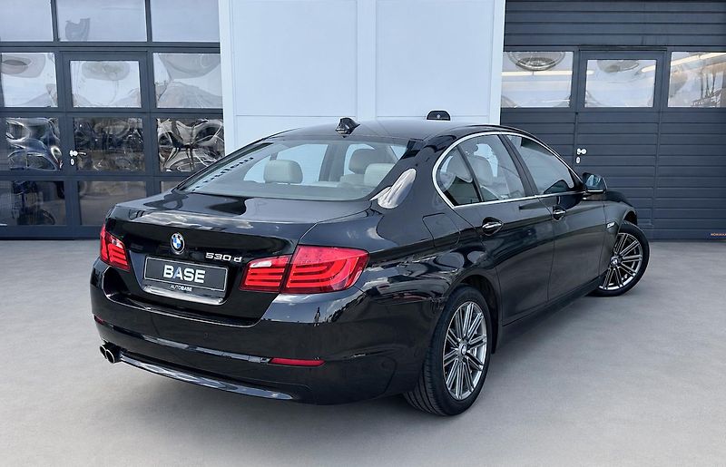 BMW Řada 5 530d Head-Up, Hi-Fi - fotka 4 z 21