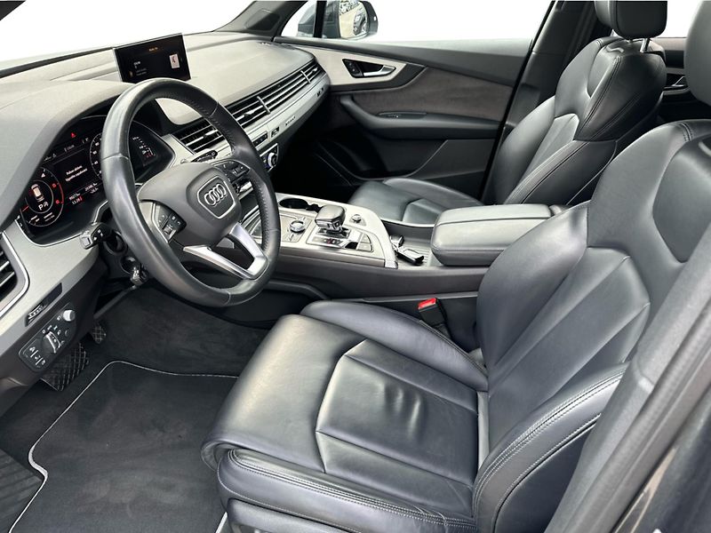 Audi Q7 3.0 TDI Quattro S-Line 7míst - fotka 11 z 27