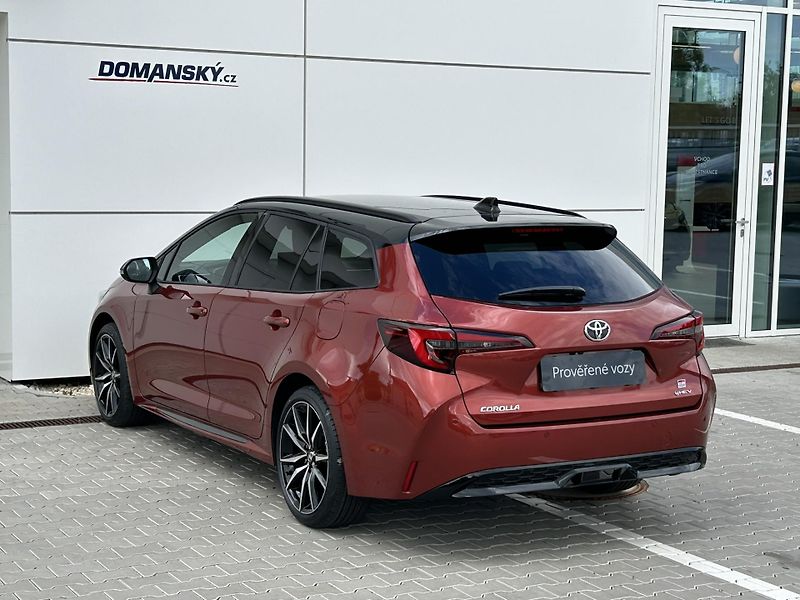 Toyota Corolla (2026) TS 1.8 HEV GR SPORT  - fotka 3 z 14