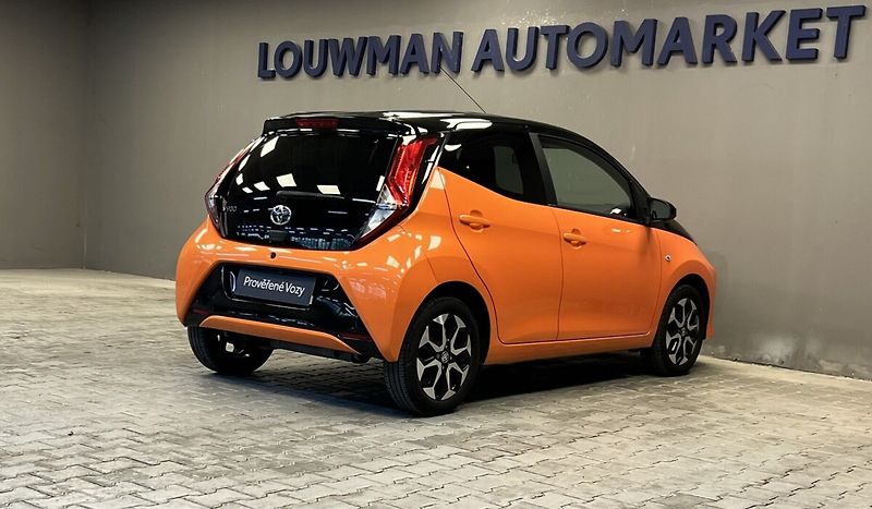 Toyota Aygo 1.0 SELECTION x-cite - fotka 2 z 15