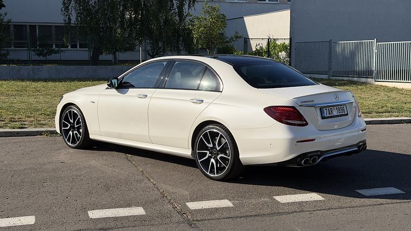 Mercedes-Benz Třídy E (2019) Mercedes-Benz AMG E53 4MATIC - fotka 3 z 21