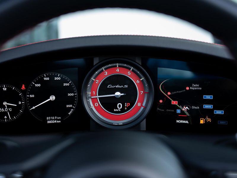 Porsche 911 Turbo S Cabriolet - fotka 25 z 29