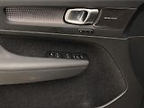 Volvo XC40 B4 AWD DARK PLUS AUT CZ - náhled 28