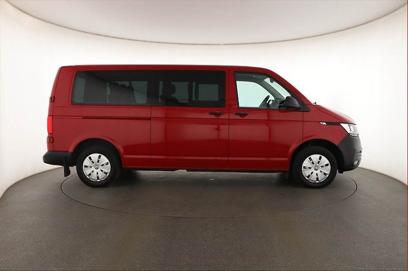 Volkswagen Transporter (2022) 2.0 TDI 4MOTION, Bus, 9Míst - fotka 6 z 16