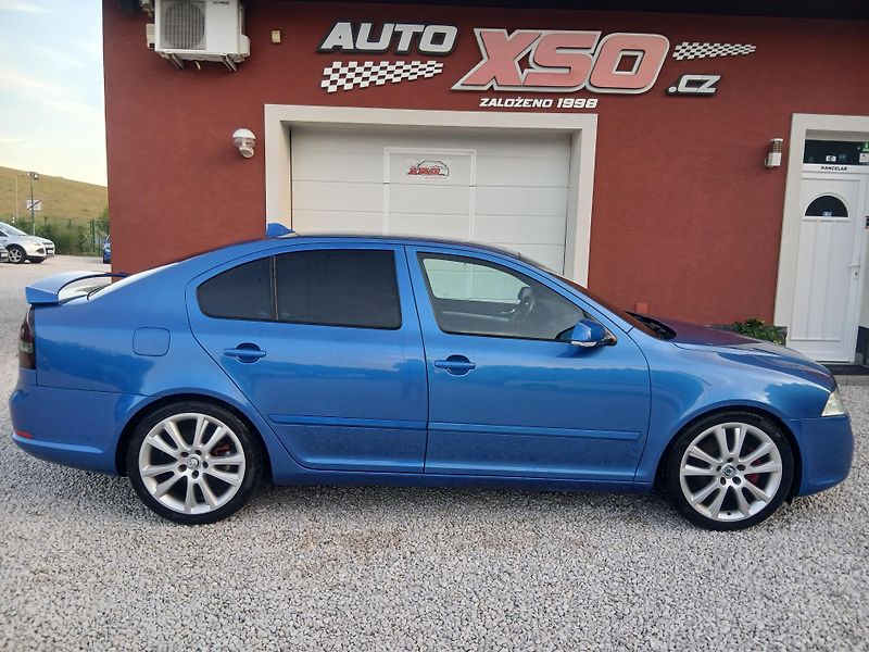 Škoda Octavia 2.0 TFSi RS - fotka 2 z 33