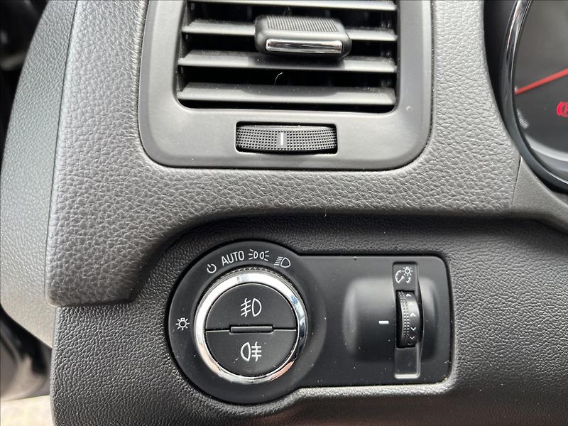 Opel Insignia 2,0 CDTi KLIMA SERVIS ROZVODY - fotka 29 z 44