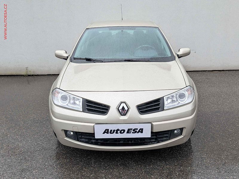 Renault Mégane (2008) 1.6 16V, ČR, AC, park.asist - fotka 2 z 14