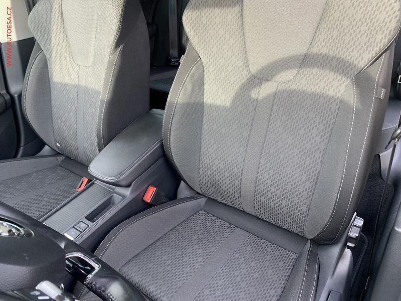 Škoda Octavia (2021) 2.0TDi, 2.maj,ČR, Style, DSG - fotka 9 z 20