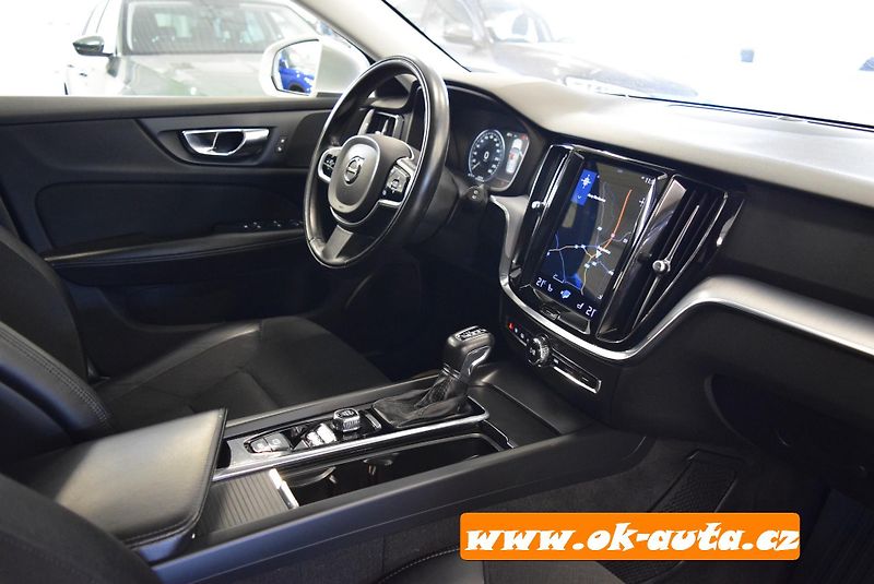 Volvo V60 2.0 D PRAV.SERVIS AUTOMAT 2020 - fotka 35 z 61