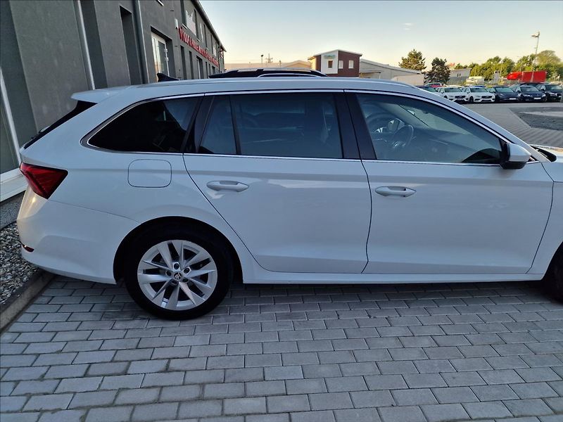 Škoda Octavia 2.0 TDI Style Tažné,ČR,1.Maj. - fotka 43 z 50