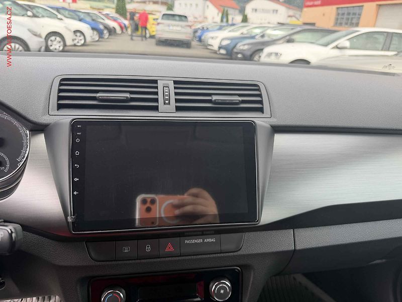 Škoda Fabia (2020) 1.0 TSi, 2.maj,ČR, Style - fotka 13 z 16