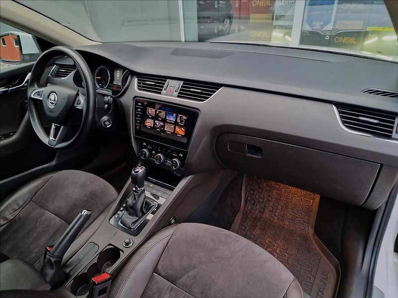 Škoda Octavia 2.0TDI 110kW DSG L&k, ČR, 1.Ma - fotka 13 z 50