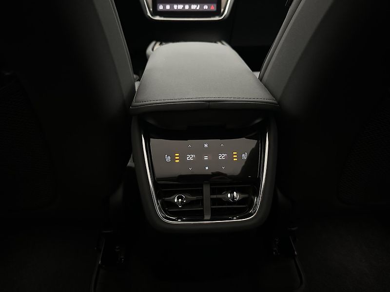 Volvo EX90 (2024) PURE ELECTRIC TWIN ULTRA 7míst - fotka 23 z 46