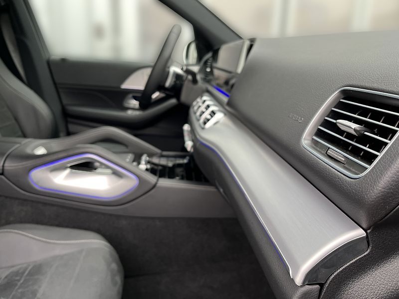 Mercedes-Benz GLE 300d 4MATIC AMG Line Airmatic - fotka 18 z 21