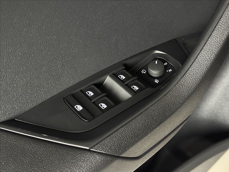 Škoda Karoq 2,0 TDi  DSG 4x4 Style Virtual - fotka 20 z 45
