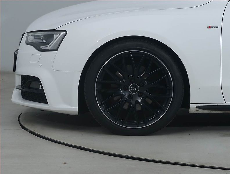 Audi A5 (2016) S-Line 2.0 TDI, 4X4, Automat - fotka 15 z 21