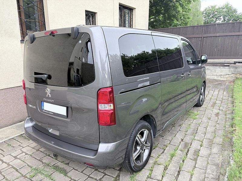 Peugeot Traveller (2018)  2.0 BlueHDi, 8 míst - fotka 3 z 27