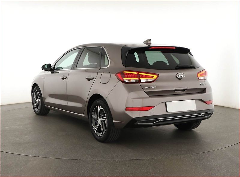 Hyundai i30 (2023) Smart 1.5 T-GDI, Automat, ČR - fotka 4 z 21