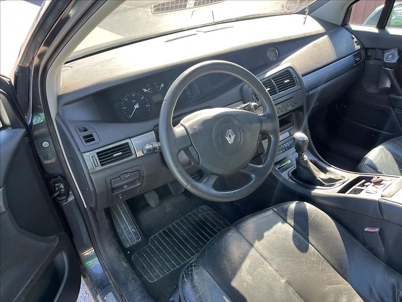 Renault Vel Satis 2,2 dCi TAŽNÉ STK 12/2026 - fotka 9 z 27