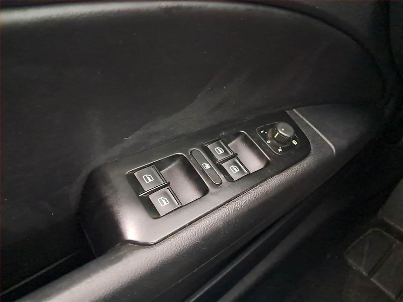 Škoda Superb (2012) 2.0 TDI, 4X4, levný provoz - fotka 22 z 22