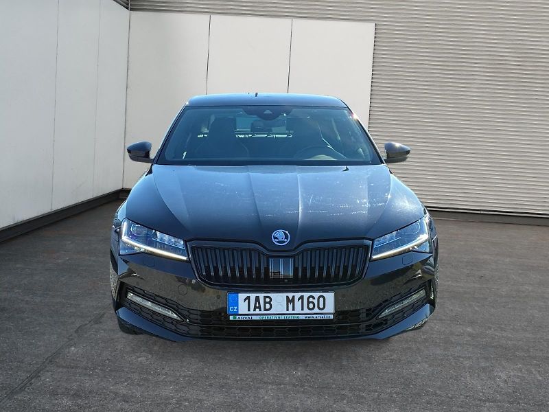 Škoda Superb (2024) SPORTLINE 2.0TSI 206kW DSG 4x4 - fotka 2 z 11