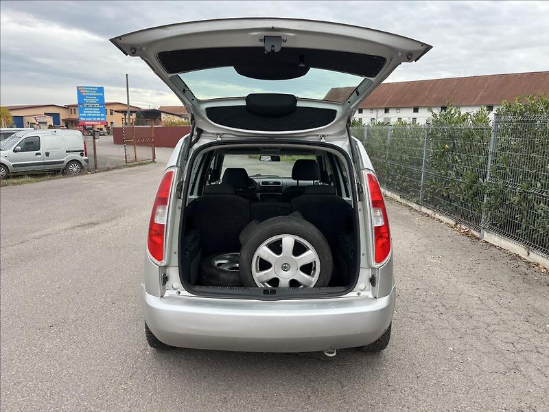 Škoda Roomster 1,4 TDi KLIMA ROZVODY 2x KOLA - fotka 23 z 28