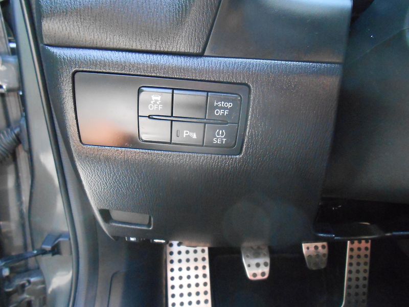 Mazda 3 2.0,FULL LED,KAMERA,head-up - fotka 33 z 49