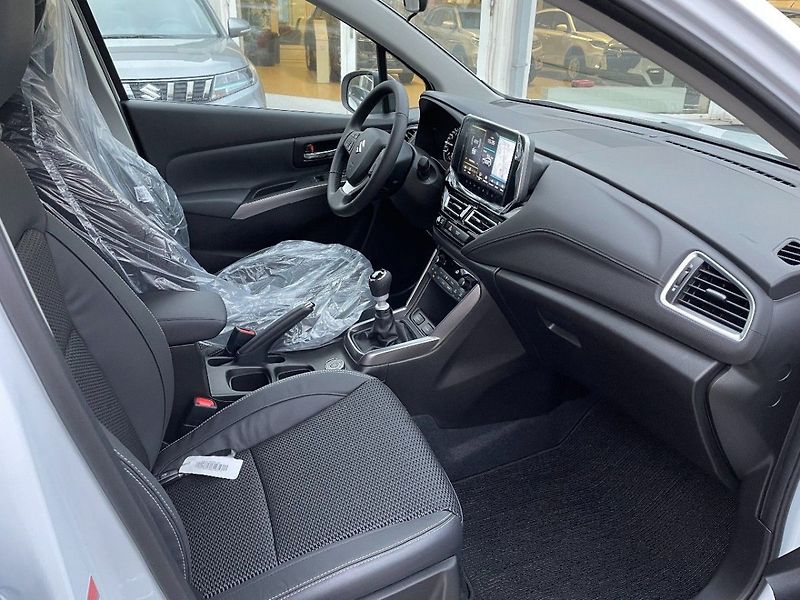 Suzuki S-Cross 4x4 Elegance - fotka 5 z 6