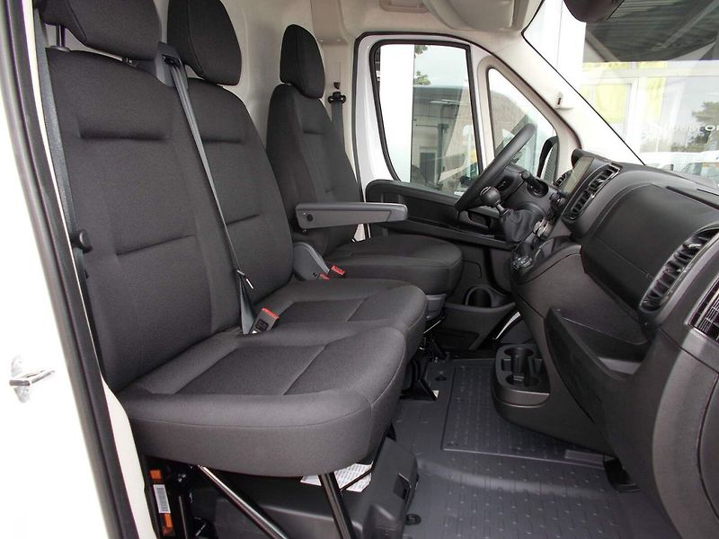 Opel Movano (2026) Van 3000 L2H1 2.2 CDTi 120k 6- - fotka 14 z 28