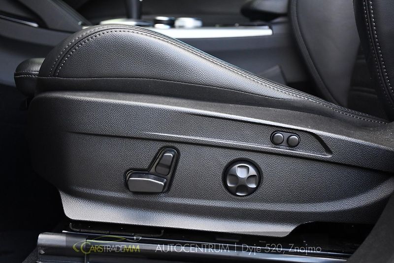 Alfa Romeo Stelvio 2.2 Diesel 16V 154kW VELOCE Q4 - fotka 31 z 53