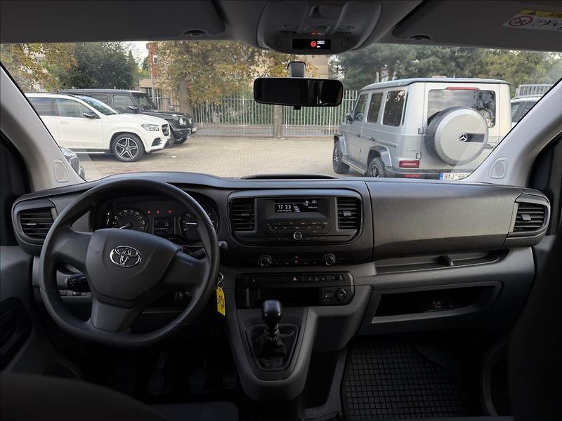 Toyota ProAce 9Míst ČR 1.maj. - fotka 11 z 21