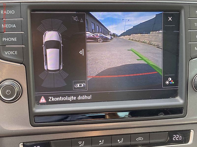 Volkswagen Golf (2015) 1.4 TSi, Lounge, navi - fotka 17 z 20