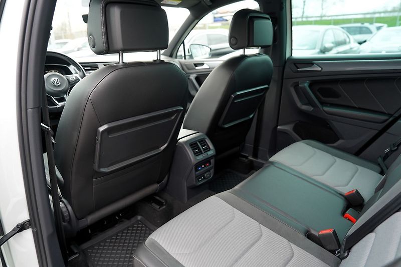 Volkswagen Tiguan 2.0 TSI 4Motion/DSG/R-line/ČR - fotka 36 z 54