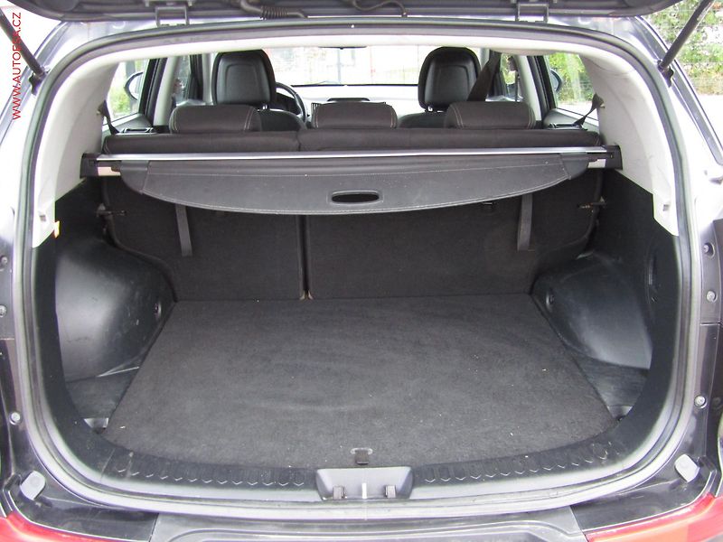 Kia Sportage (2010) 2.0 CVVT 4x4, ČR, AC, tažné - fotka 8 z 20