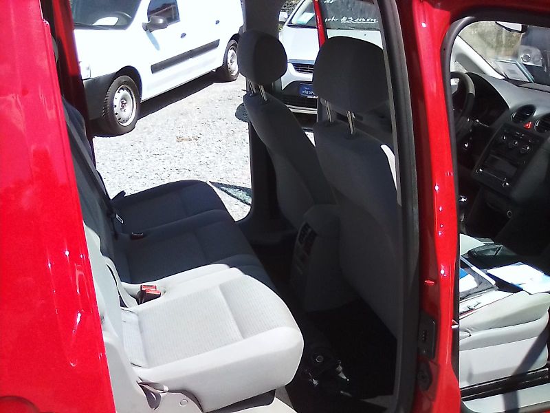 Volkswagen Caddy (2009) 1.4i 16V / LPG, 7.míst, závěs - fotka 26 z 38