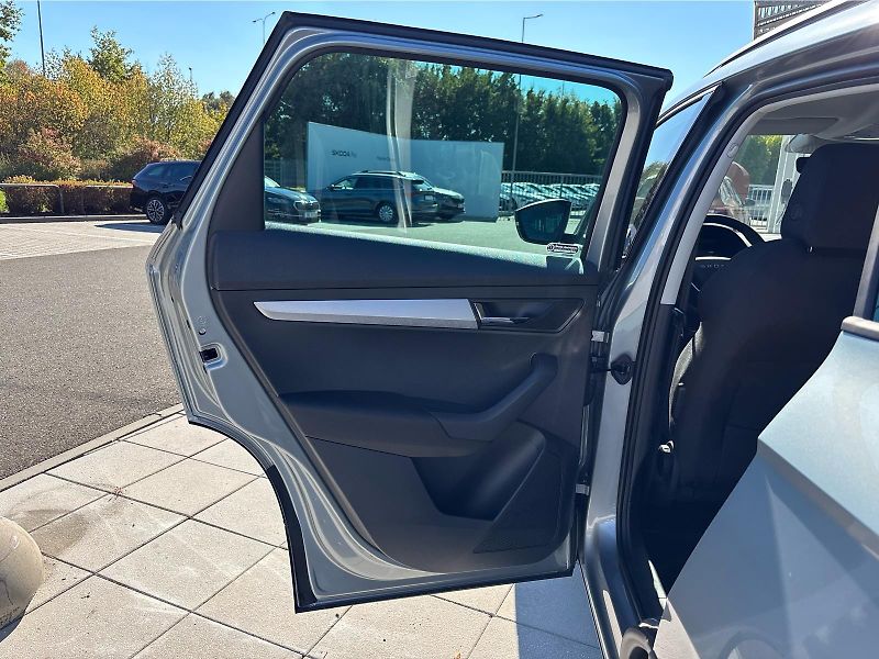 Škoda Karoq 2,0 TDI 85 kW SELECTION - fotka 24 z 29