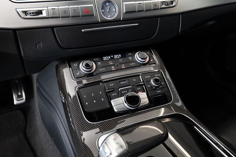 Audi S8 - fotka 18 z 28