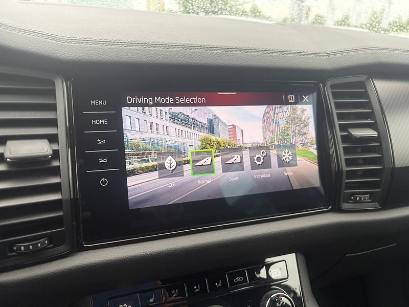 Škoda Kodiaq 2.0TDI Sportline DSG 4x4 7míst - fotka 22 z 24